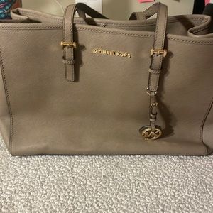 Michael Kors Medium JetSet Tote
